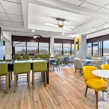Comfort Inn & Suites Evansville Airport Bagian luar foto