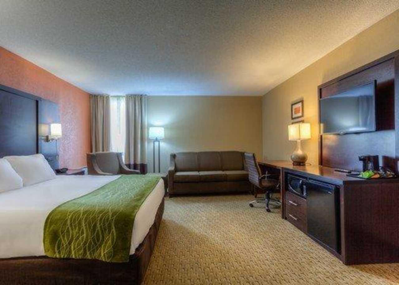 Comfort Inn & Suites Evansville Airport Bagian luar foto