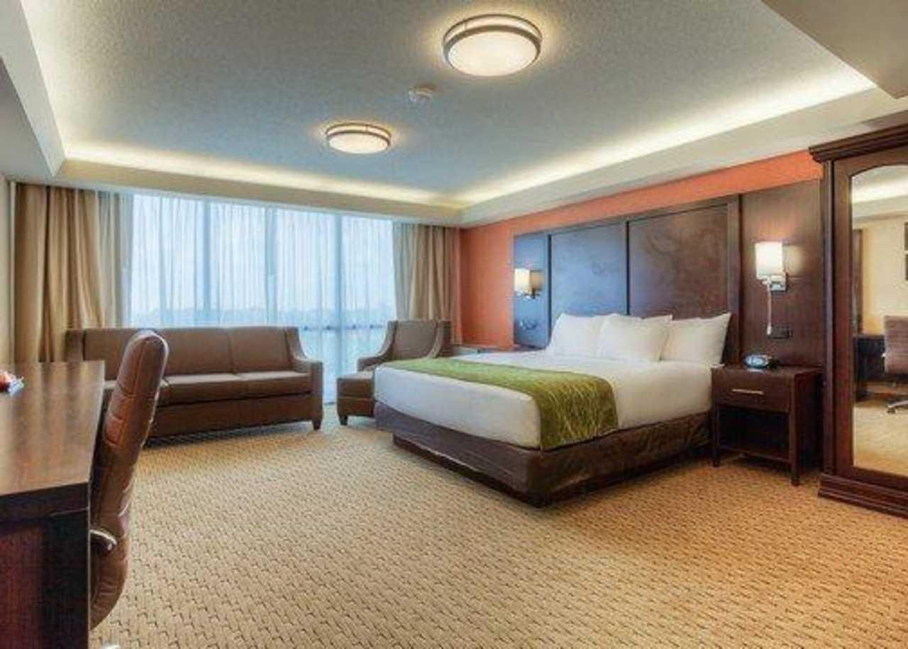 Comfort Inn & Suites Evansville Airport Bagian luar foto