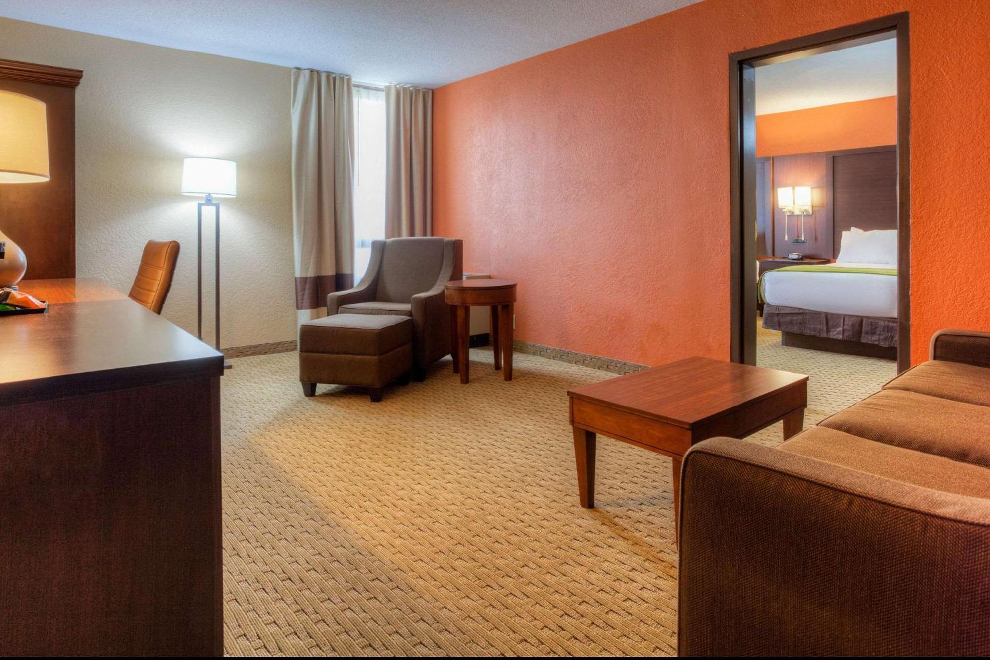 Comfort Inn & Suites Evansville Airport Bagian luar foto