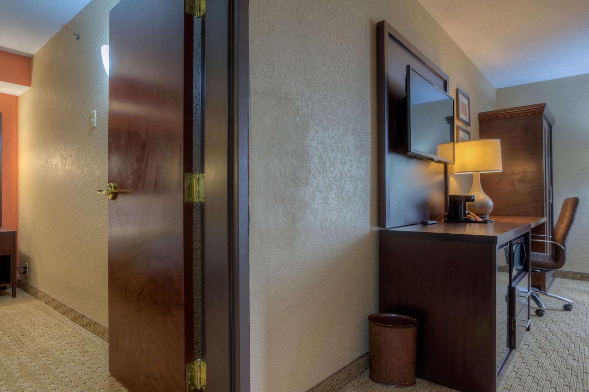 Comfort Inn & Suites Evansville Airport Bagian luar foto