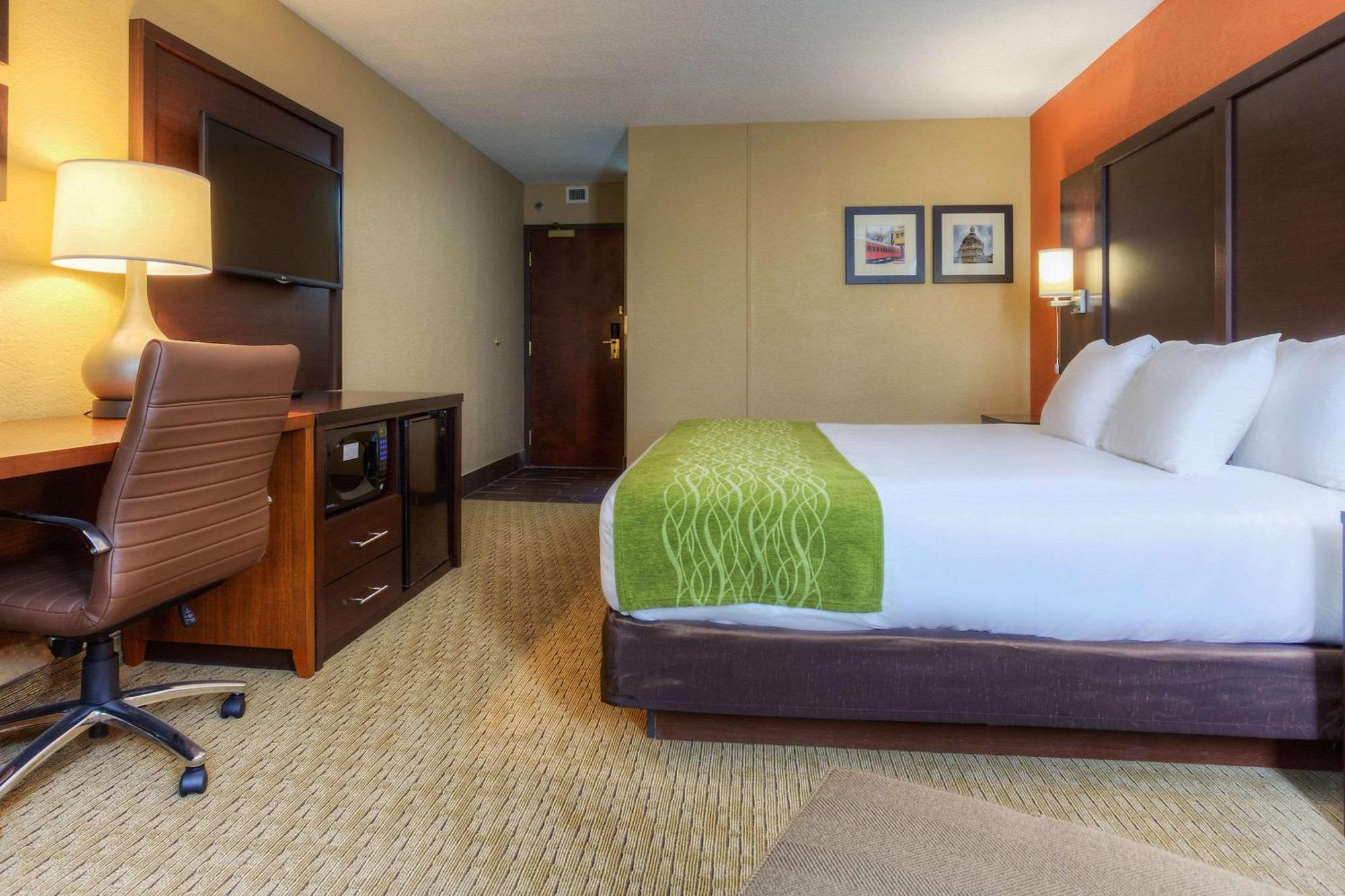 Comfort Inn & Suites Evansville Airport Bagian luar foto