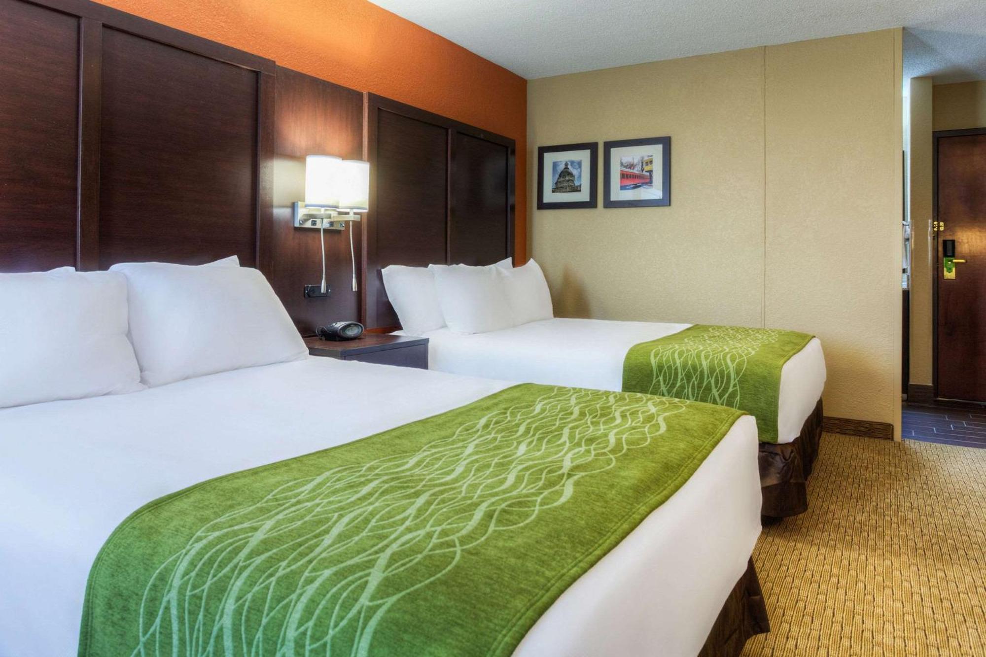 Comfort Inn & Suites Evansville Airport Bagian luar foto