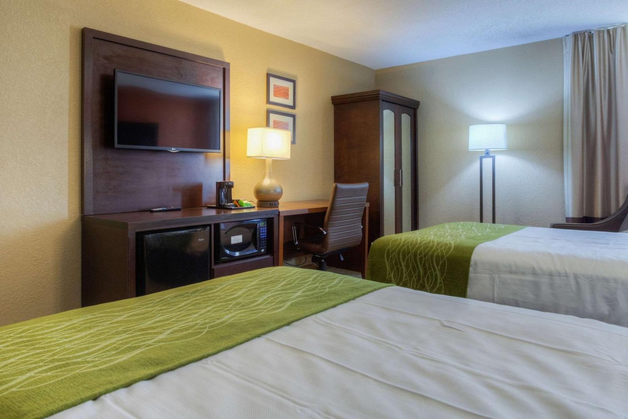 Comfort Inn & Suites Evansville Airport Bagian luar foto
