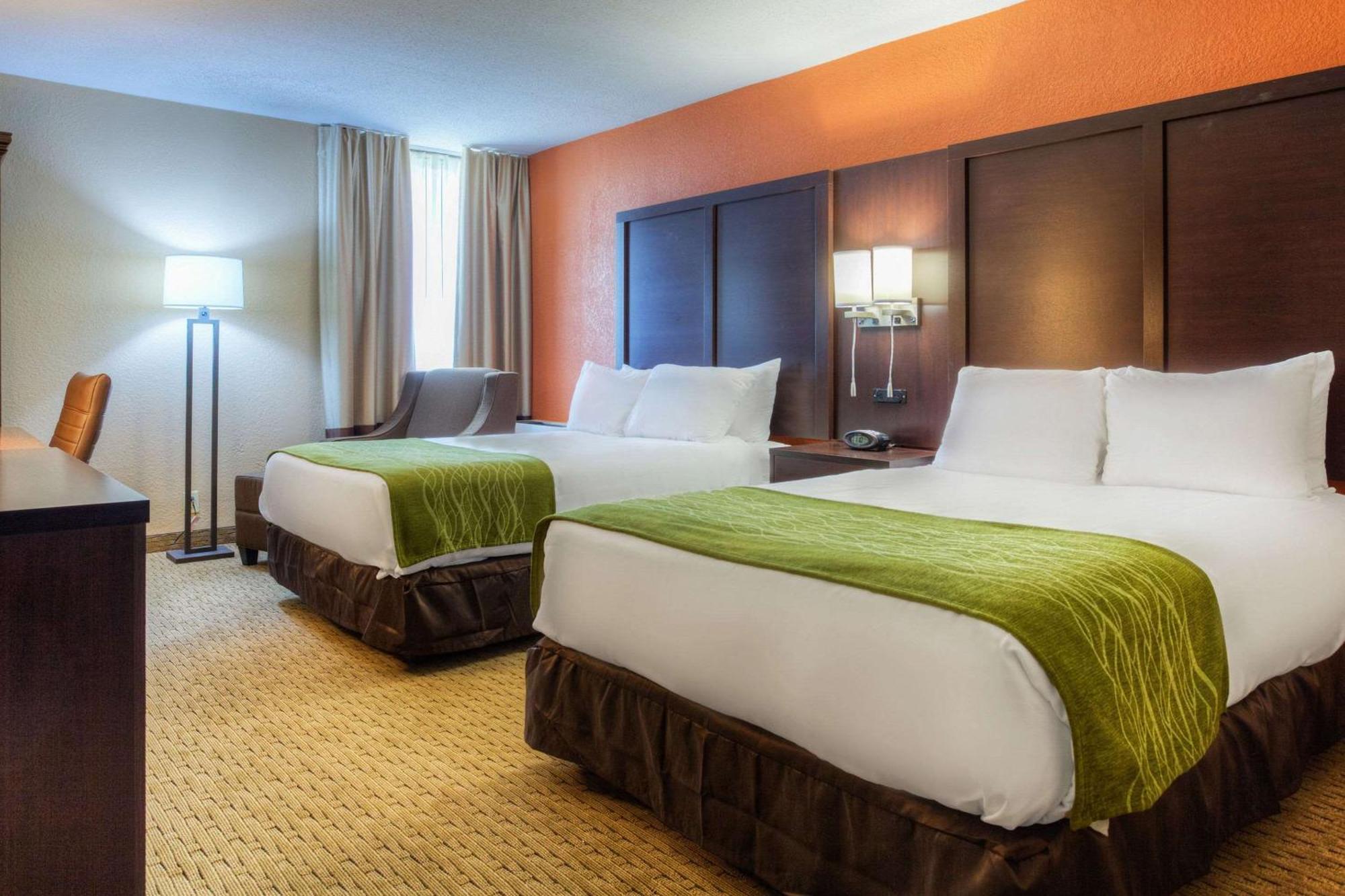 Comfort Inn & Suites Evansville Airport Bagian luar foto