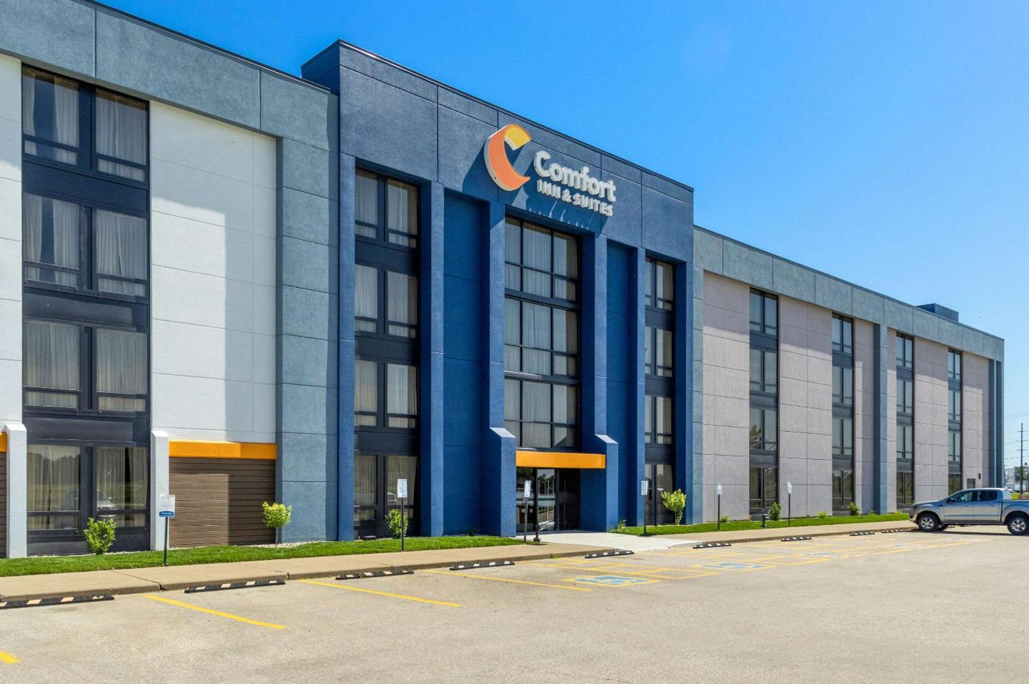 Comfort Inn & Suites Evansville Airport Bagian luar foto