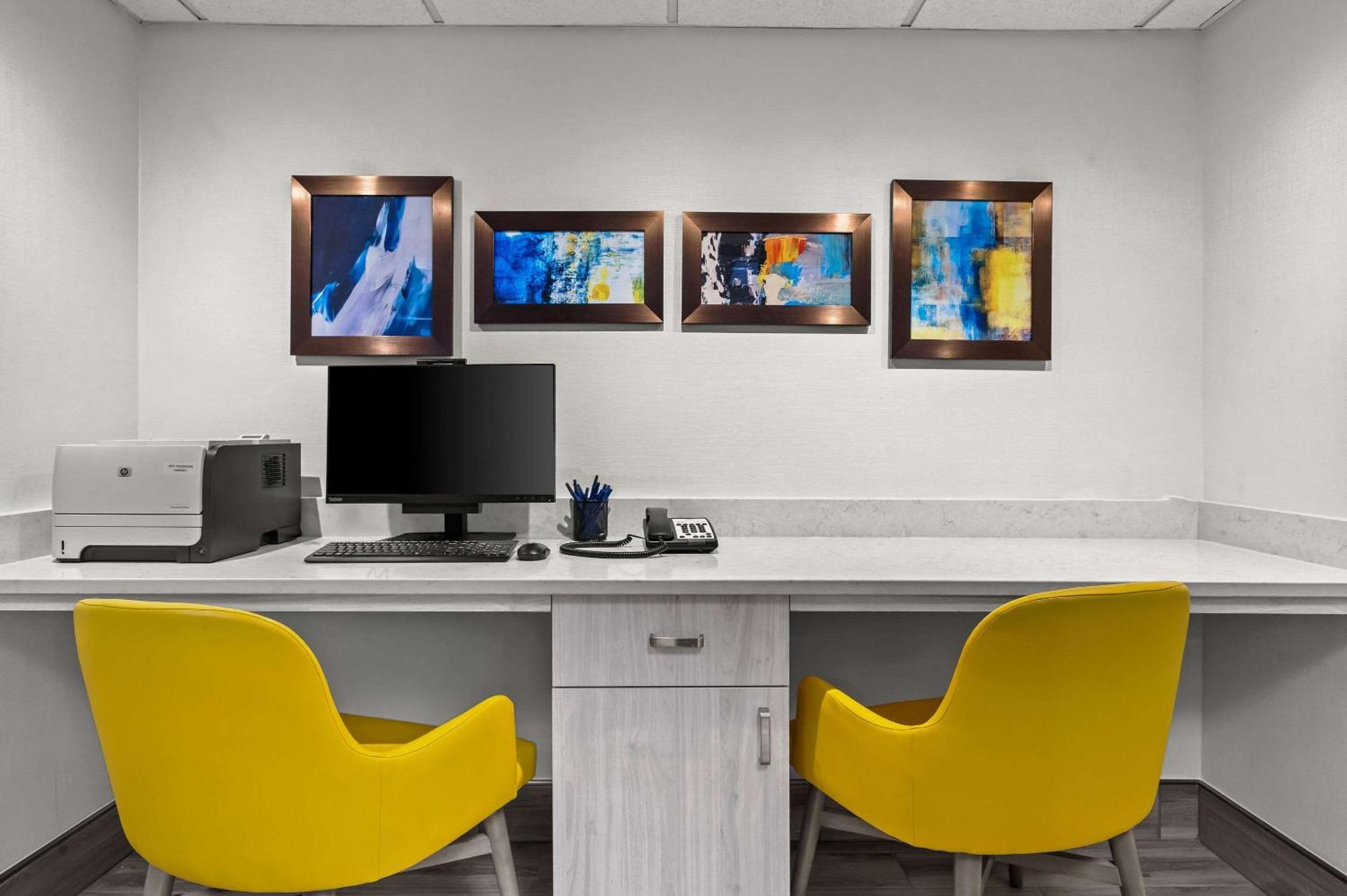 Comfort Inn & Suites Evansville Airport Bagian luar foto